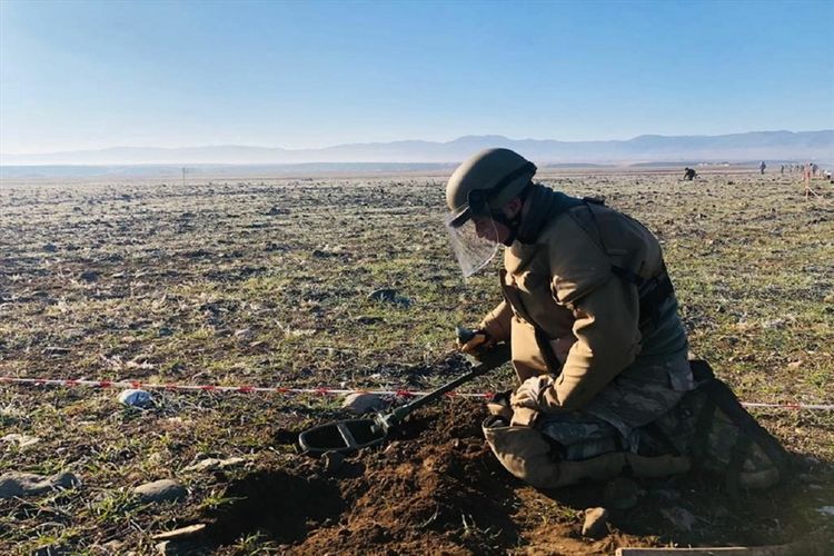Турецкие военнослужащие участвуют в операциях по разминированию в Карабахе  - ФОТО