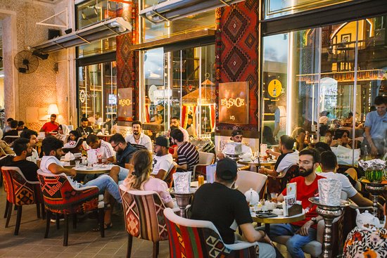 В Азербайджане возобновят работу кафе и рестораны 