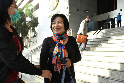 Суд Таиланда посадил женщину на 43 года за оскорбление короля

