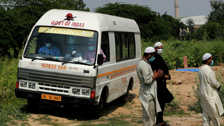 В Индии пятнадцать человек погибли под колесами грузовика