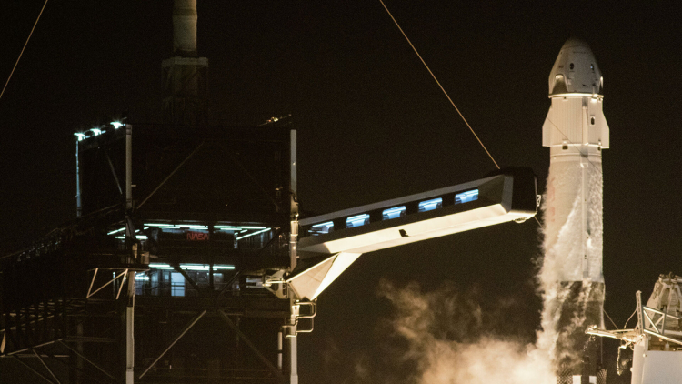 SpaceX успешно запустила ракету с рекордным числом спутников