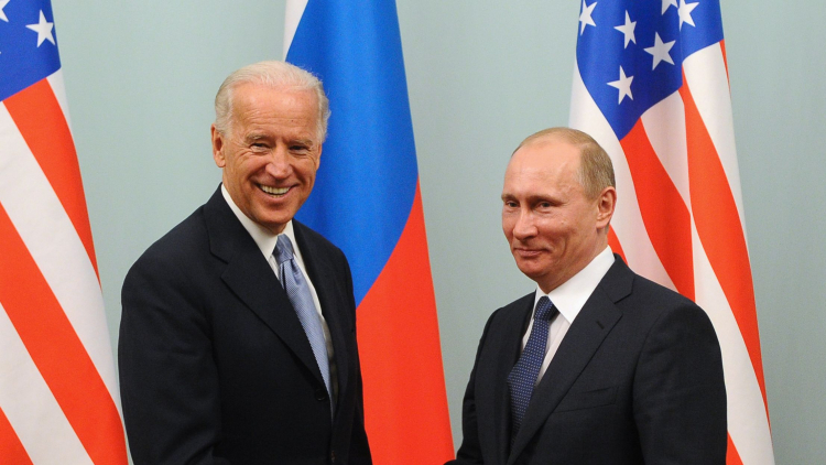 Байден заявил Путину, что США будут твердо отстаивать национальные интересы