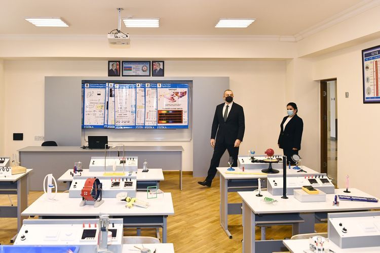 Ильхам Алиев ознакомился с условиями, созданными в двух новых школах - ФОТО