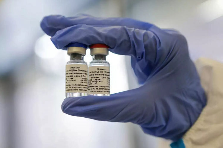 В Иране выдали разрешение на использование российской вакцины "Спутник V"

