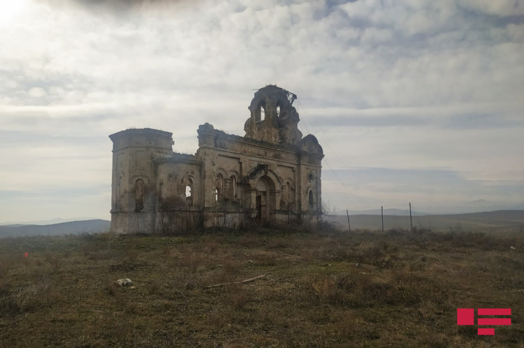 Армянские вандалы даже не преминули заминировать территорию вокруг церкви в Карабахе – ПРОСТИТ ЛИ ЭТО ГОСПОДЬ?-ФОТО
