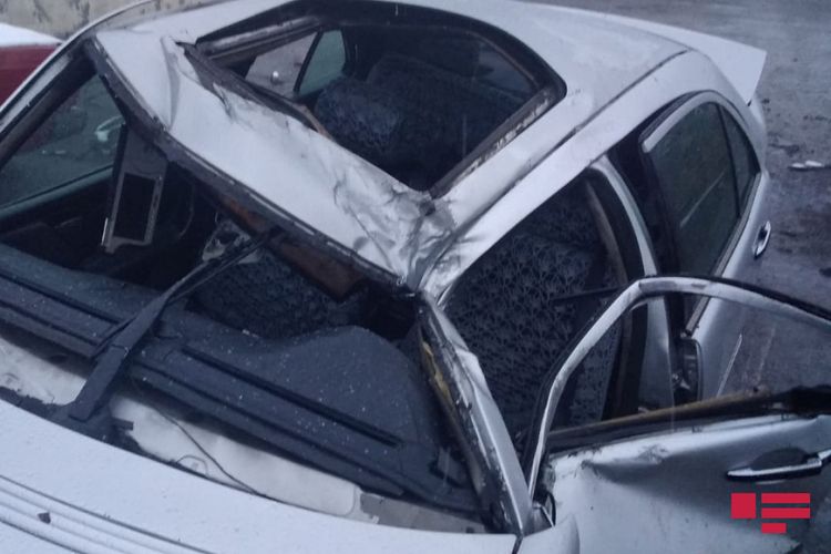 В Исмаиллы опрокинулся автомобиль, ранены 5 человек - ФОТО
