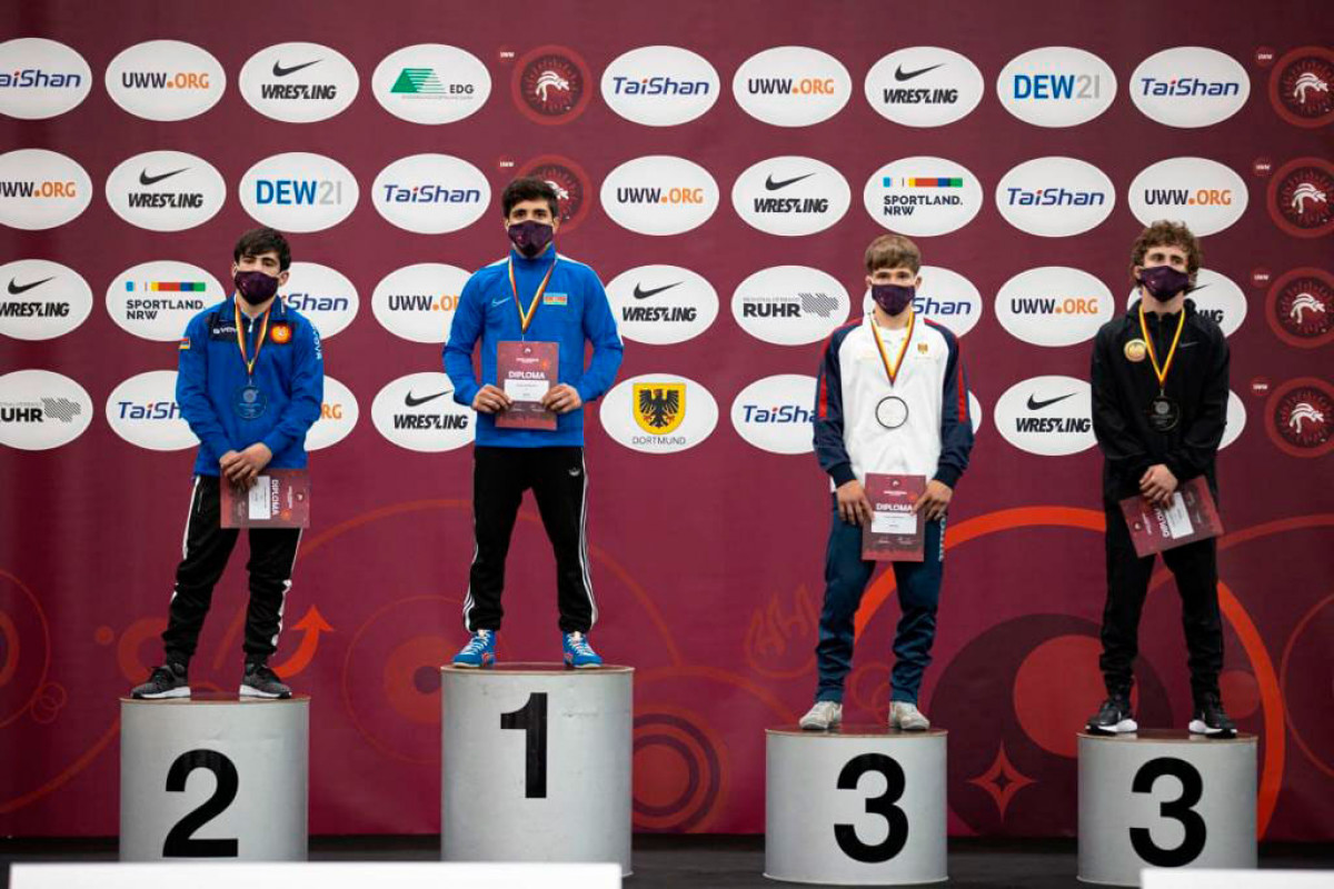 Азербайджанские спортсмены одержали победу на чемпионате Европы по вольной борьбе-ФОТО 