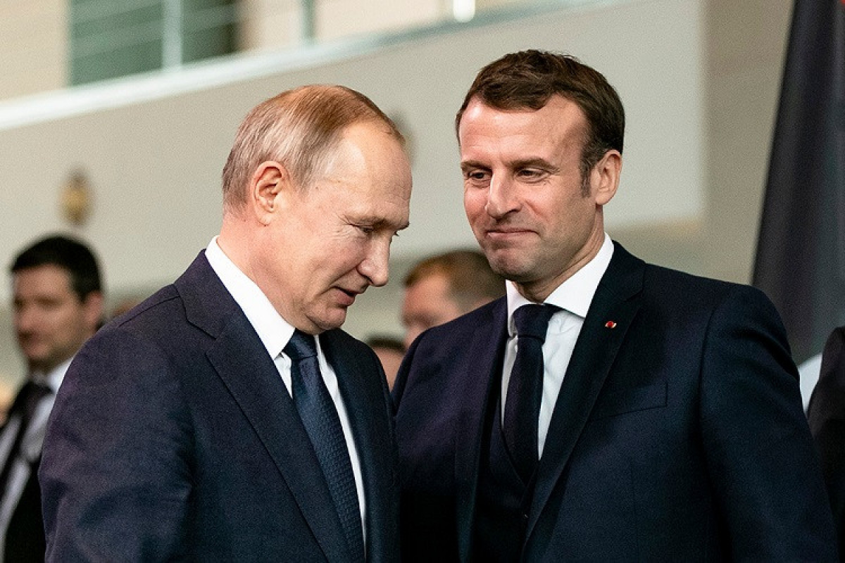 Путин информировал Макрна о ходе реализации трёхсторонних договорённостей по Нагорному Карабаху