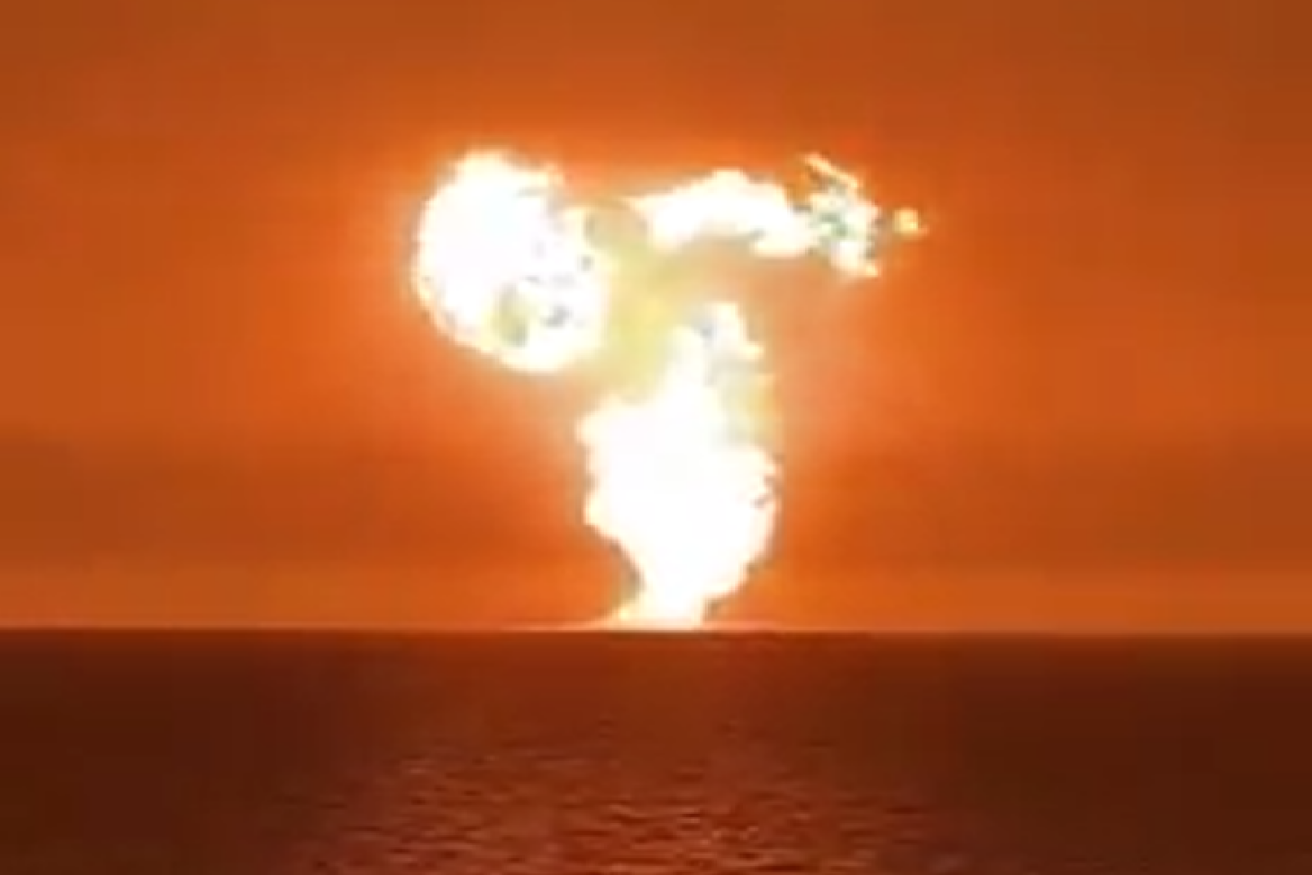 SOCAR направил судно для исследования места взрыва в Каспийском море