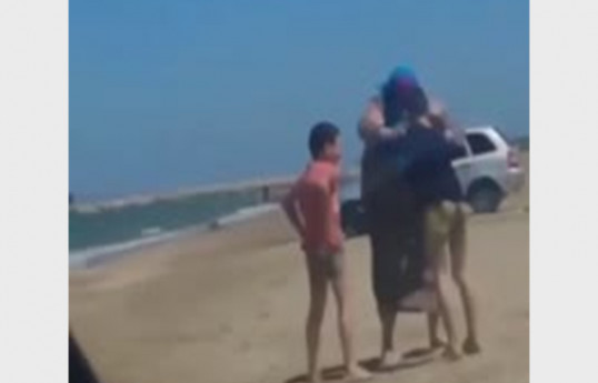 Бабушка показала внукам приемы борьбы и восхитила Кавказ-ВИДЕО 