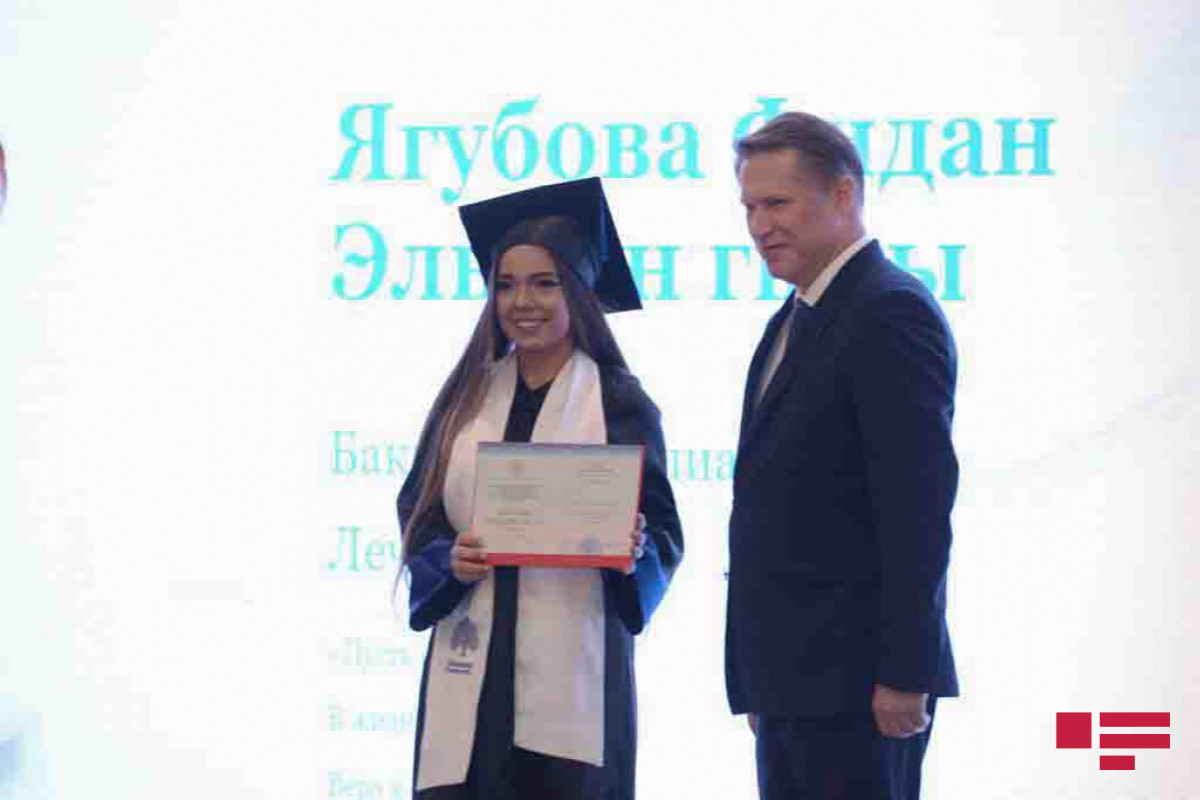 Михаил Мурашко вручил азербайджанским студентам дипломы с отличием-ФОТО 