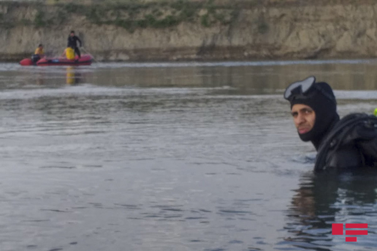 В Баку в канале утонул 12-летний мальчик