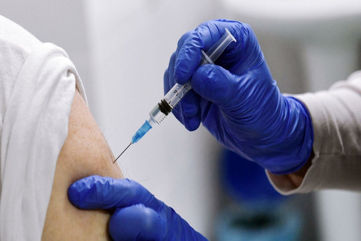Минздрав Азербайджана: "Перенесшим коронавирус может быть достаточно одной дозы вакцины"