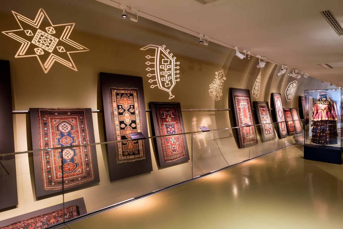 В Казани открылась выставка Азербайджанского национального музея ковра