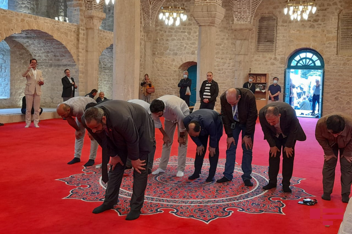 Дипломаты ряда мусульманских стран совершили намаз в мечети Юхары Говхар Ага-ФОТО 