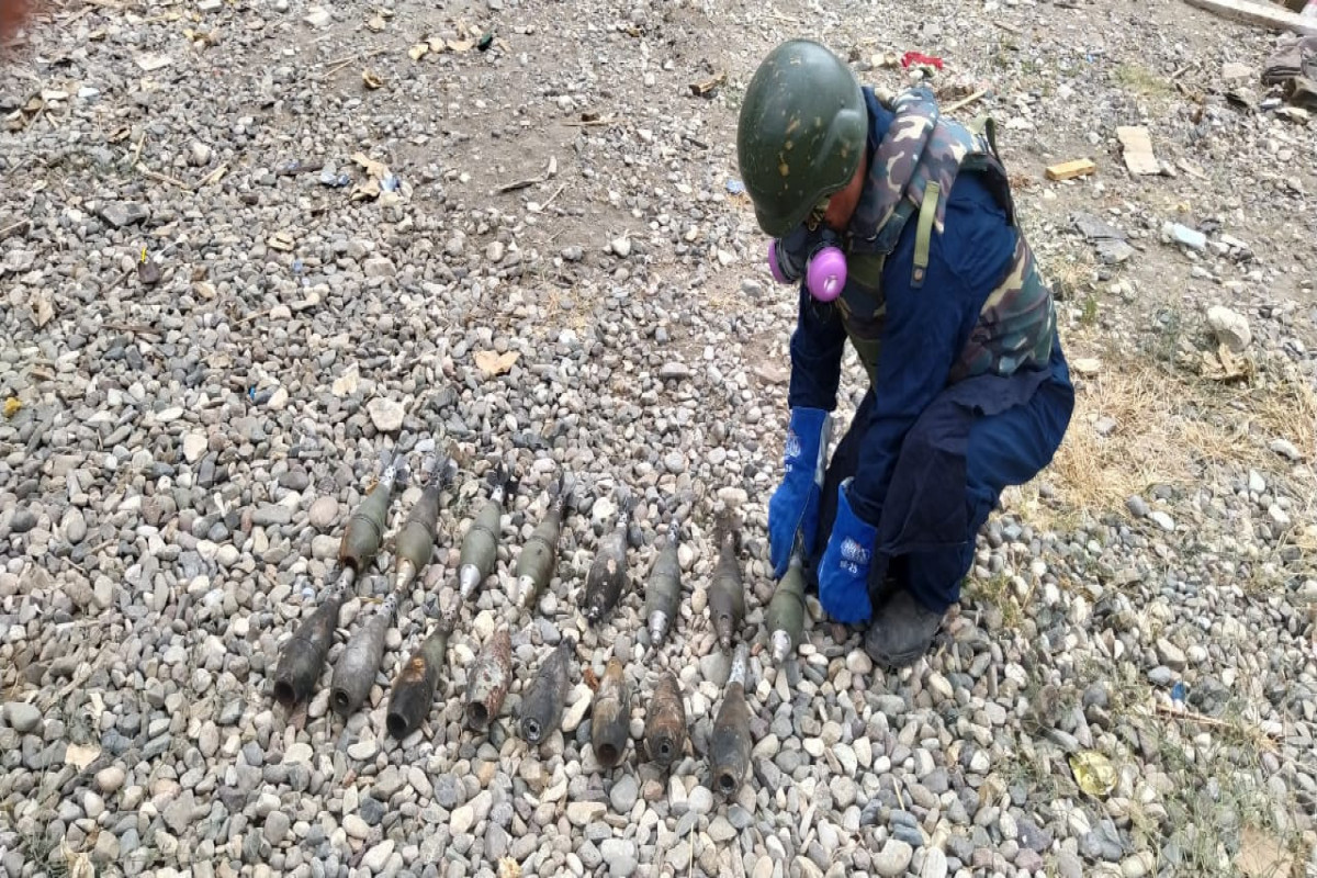 В Джабраиле обнаружены боеприпасы с белым фосфором, использовавшиеся армянской армией-ФОТО 