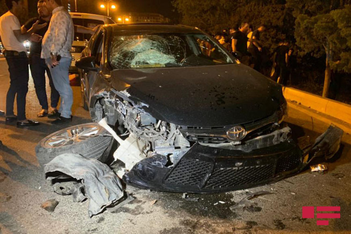 В Баку столкнулись четыре автомобиля, есть раненый -ФОТО 