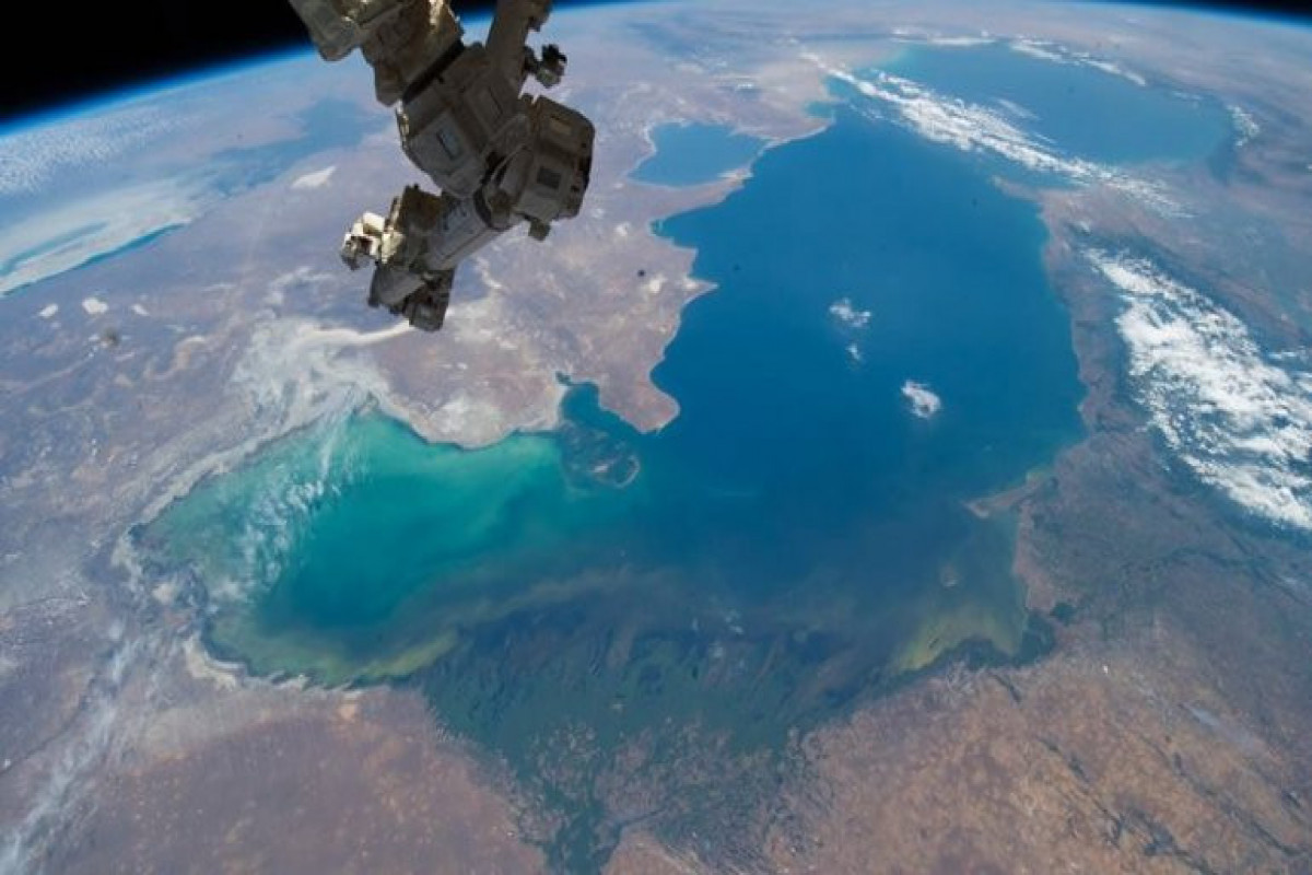 Российский космонавт показал фото Абшеронского полуострова с космоса-ФОТО 