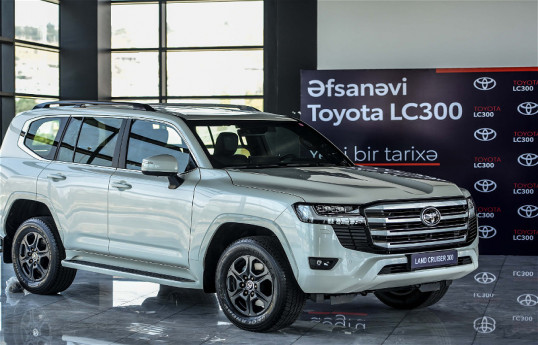 Toyota представила в Азербайджане новую модель-ФОТО 
