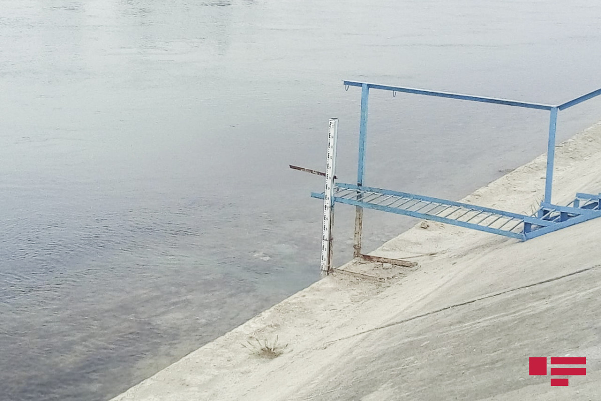 В Баку мальчик утонул в канале