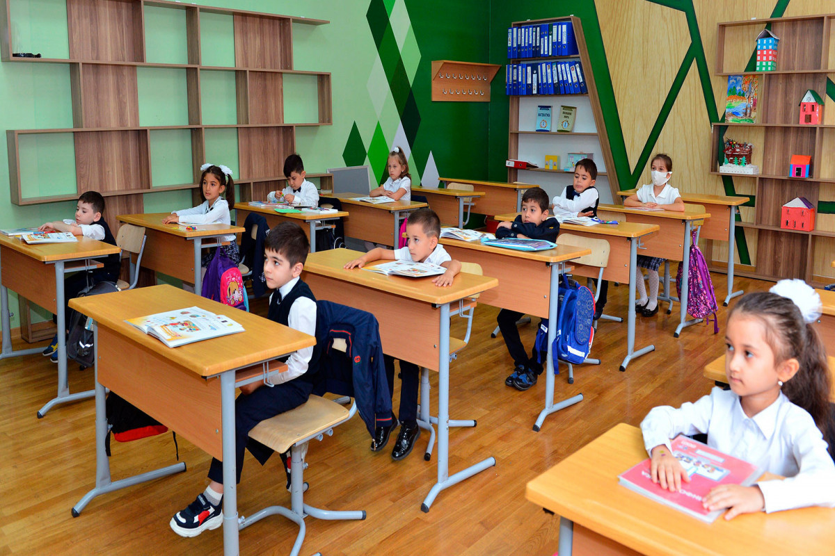 В Азербайджане изменена дата проведения отбора учителей в I классы русского сектора