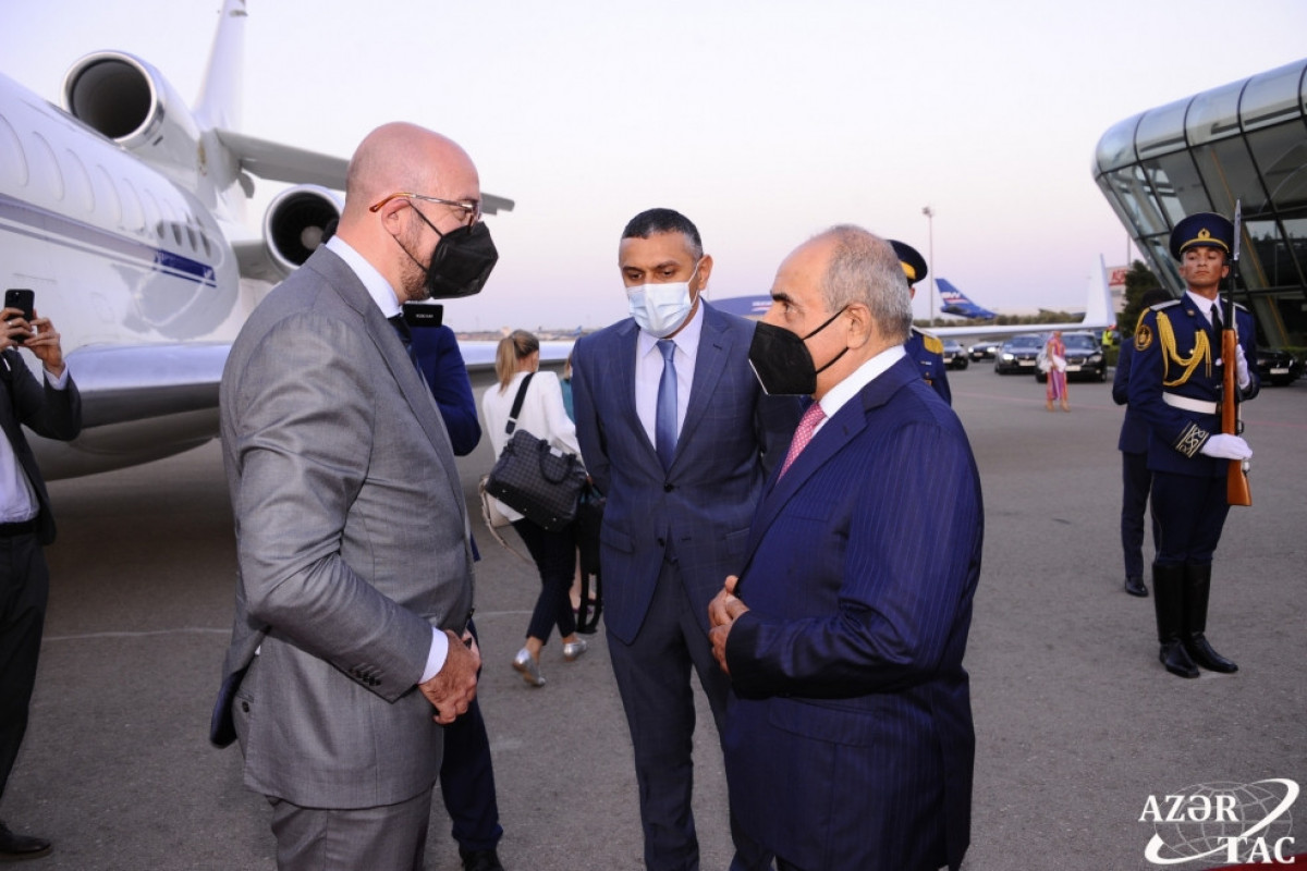 Глава Евросовета прибыл с рабочим визитом в Азербайджан-ФОТО 