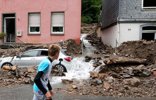 Улицы города Хаген после наводнения Фото: Martin Meissner / AP