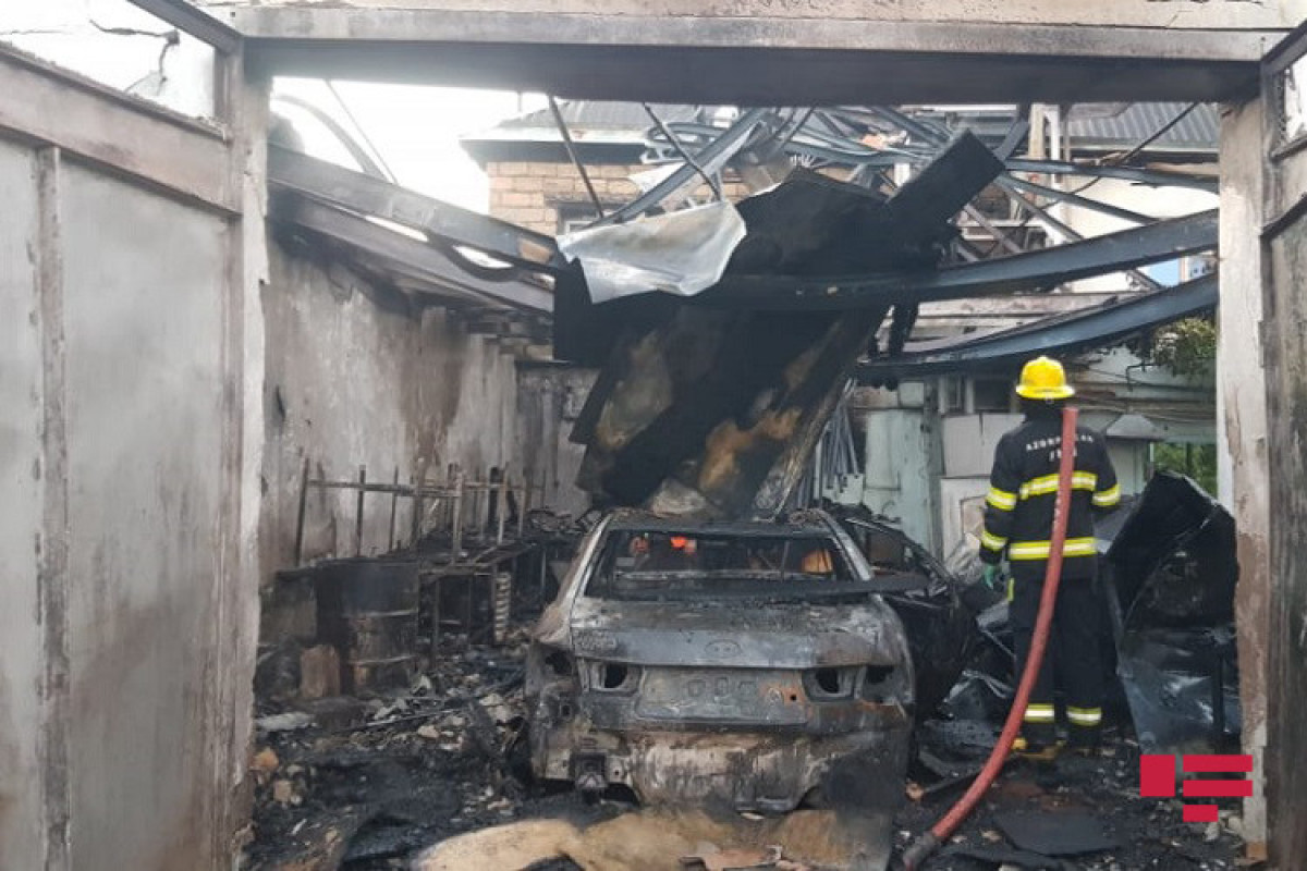 В результате пожара в Уджаре сгорели два автомобиля-ФОТО -ВИДЕО 