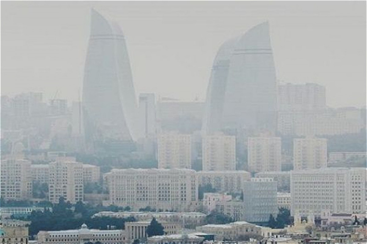 «Пыльный» ураган вновь обрушился на Баку и Абшерон  