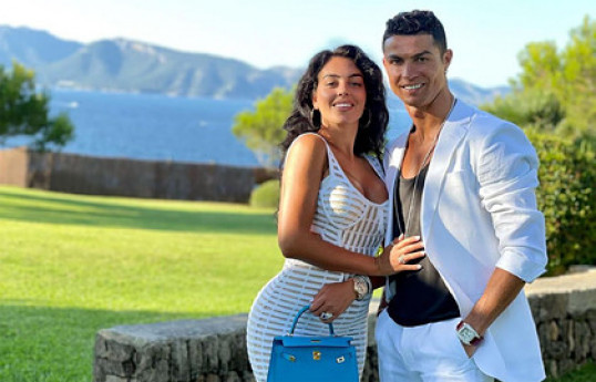 Джорджина Родригес и Криштиану Роналду Фото: @cristiano