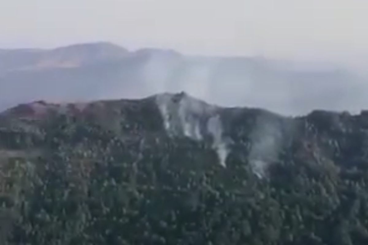 На заминированной армянами территории в Ходжавенде вспыхнул пожар