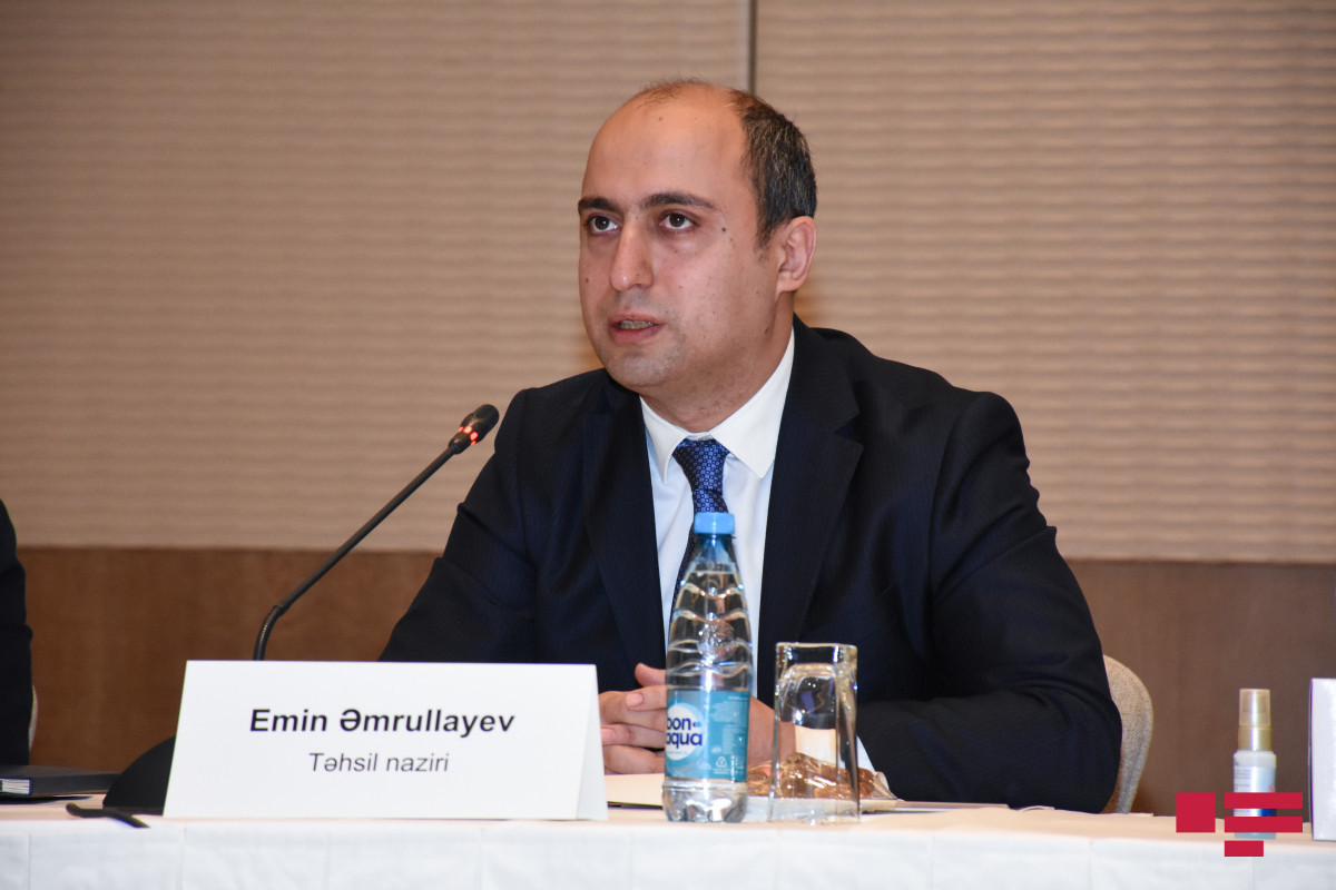 Министр образования Азербайджана Эмин Амруллаев