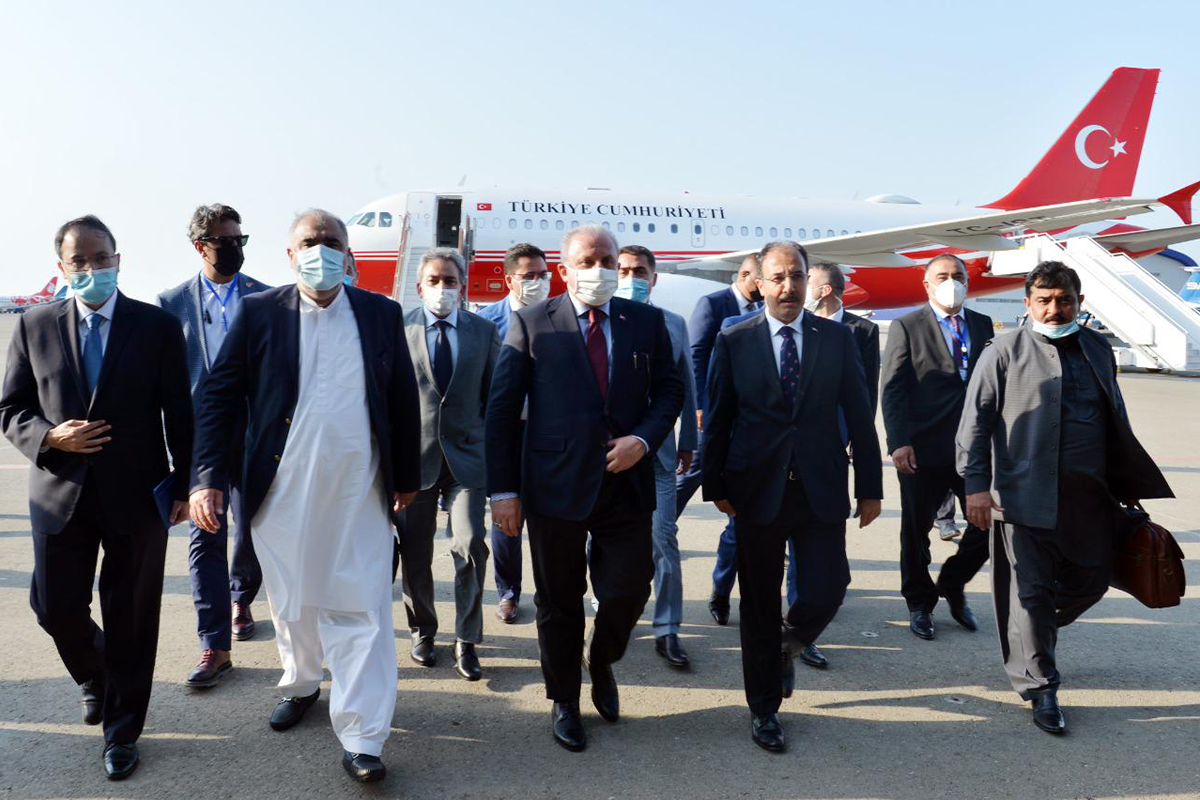 Председатели парламентов Турции и Пакистана прибыли с визитом в Азербайджан-ФОТО 