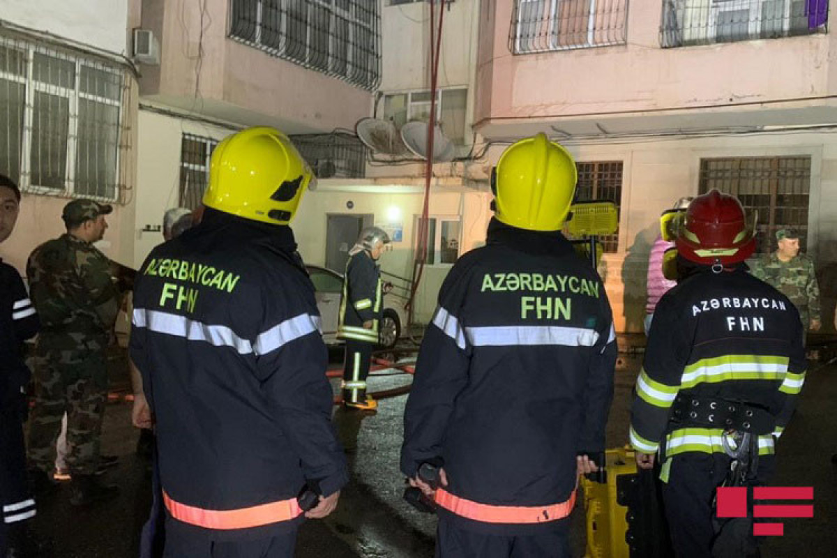 В Баку в многоэтажке произошел пожар -ФОТО 