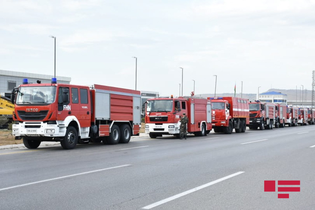 Группа азербайджанских пожарных отправляется в Турцию