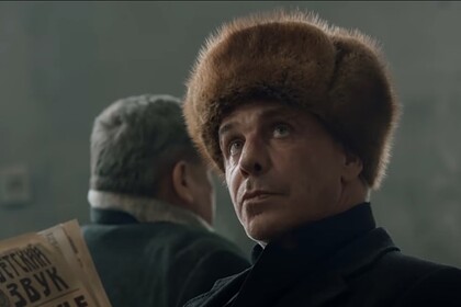 Лидер Rammstein снял в новом провокационном клипе Ленина - ВИДЕО