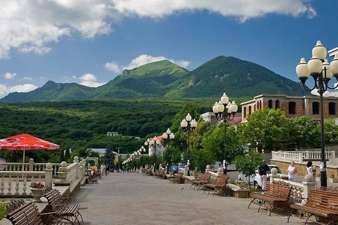 Начались полеты по авиарейсу Минеральные Воды - Баку
