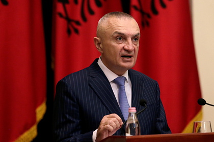 Парламент Албании объявил импичмент президенту
