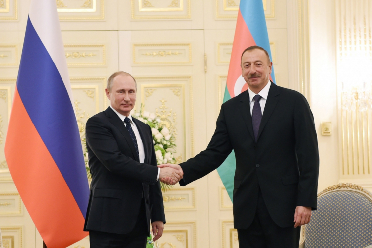 Ильхам Алиев поздравил Владимира Путина