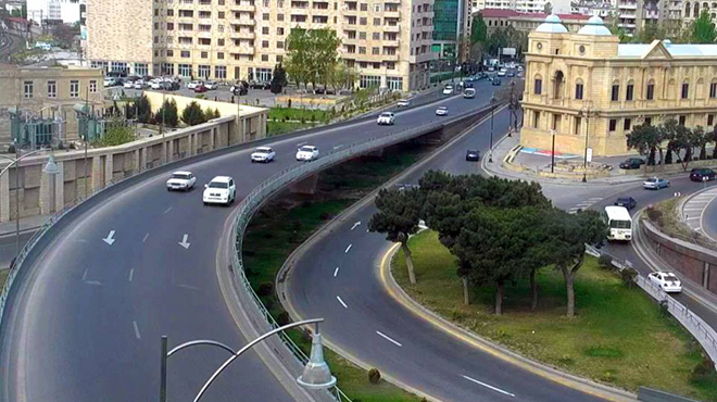 В Баку на ряде улиц будет ограничено движение 