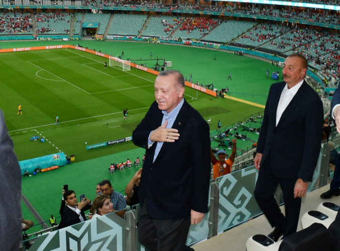Президенты Азербайджана и Турции посмотрели игру Турция-Уэльс в Баку