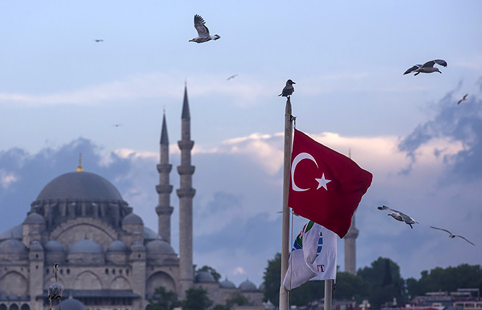 В Турции отменили комендантский час