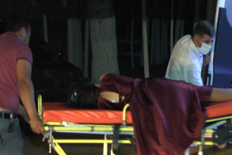 В Сабирабаде 17-летняя девушка получила ножевое ранение на выпускном вечере - ВИДЕО