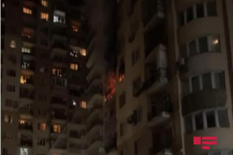 МЧС распространил информацию о пожаре  в многоэтажном доме в Баку