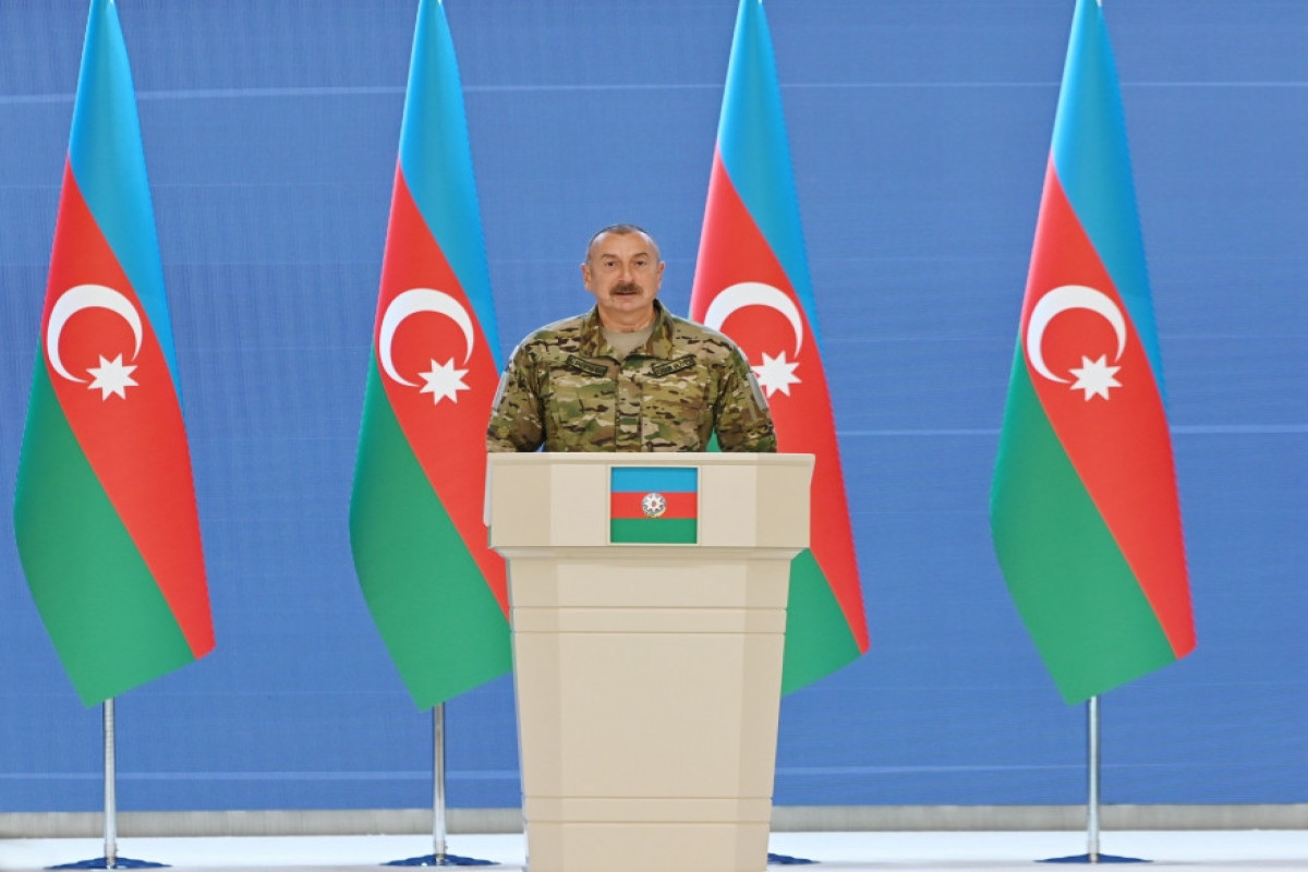 Ильхам Алиев встретился с группой руководителей и личного состава Азербайджанской Армии-ОБНОВЛЕНО -ФОТО 
