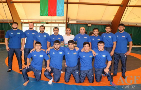 Сборная Азербайджана отправилась в Германию с 10-ю борцами