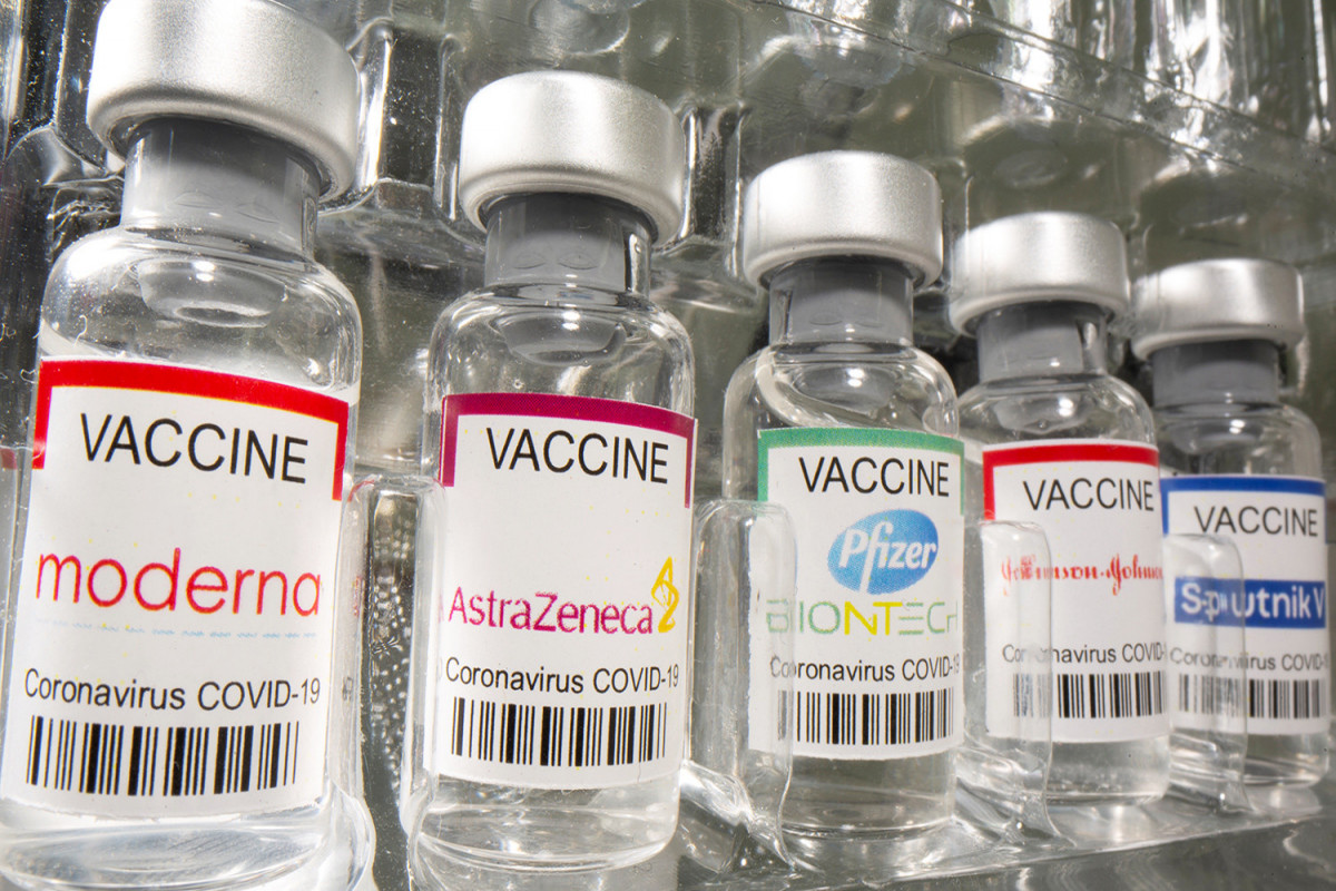 Вакцины Pfizer и Moderna могут защищать от коронавируса несколько лет