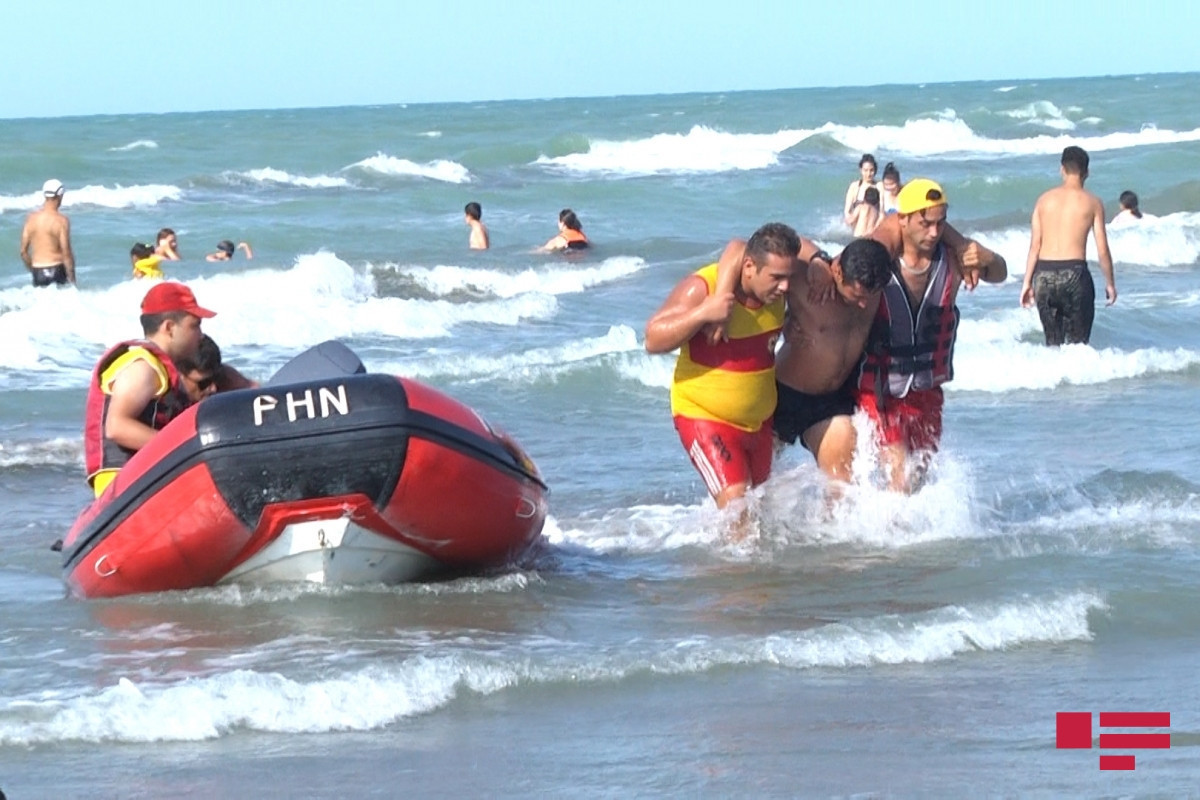 Спасены тонувшие в море 5 человек