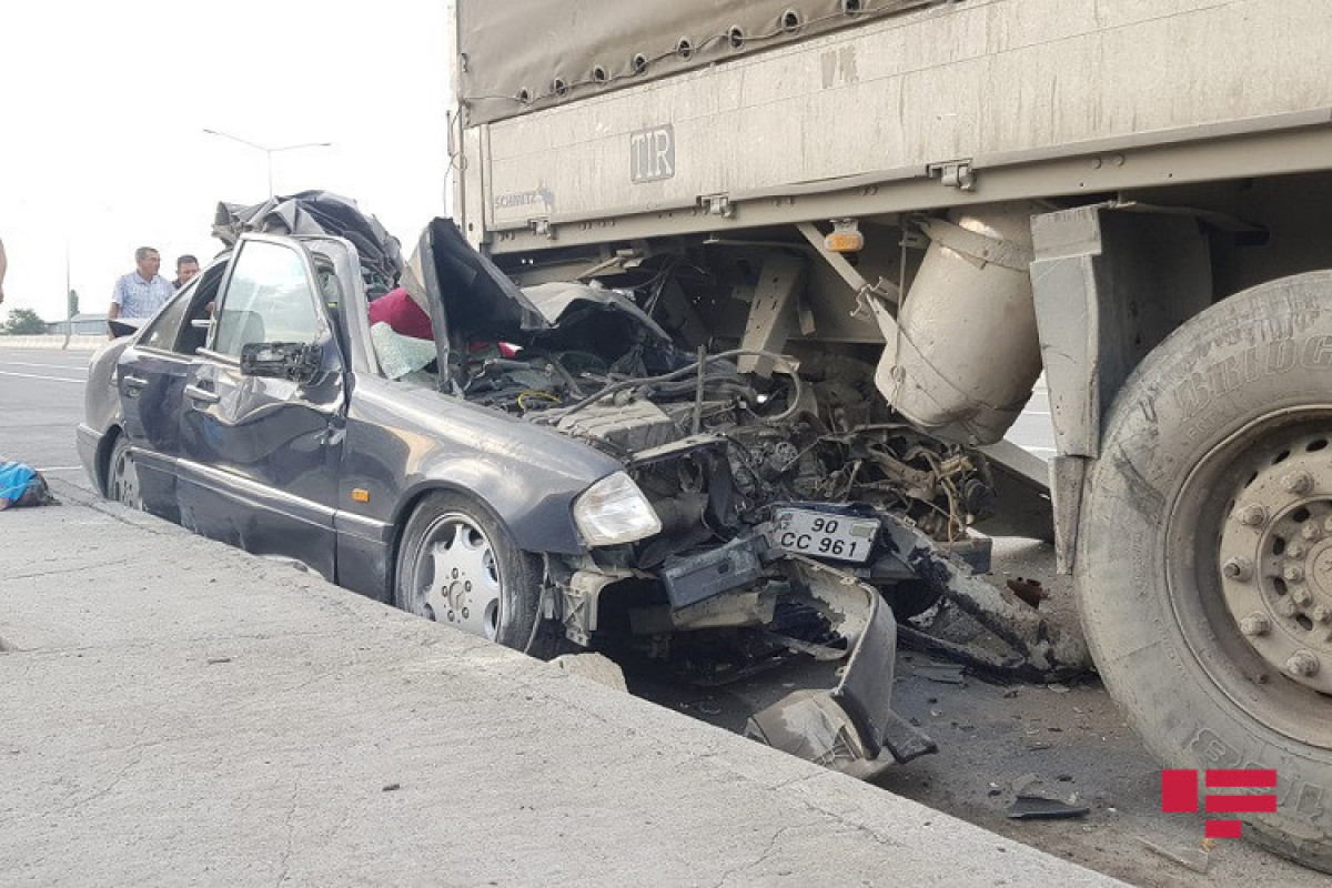 В Агдаше столкнулись грузовик и легковой автомобиль, 3 человека погибли, один человек пострадал – ФОТО-ОБНОВЛЕНО 