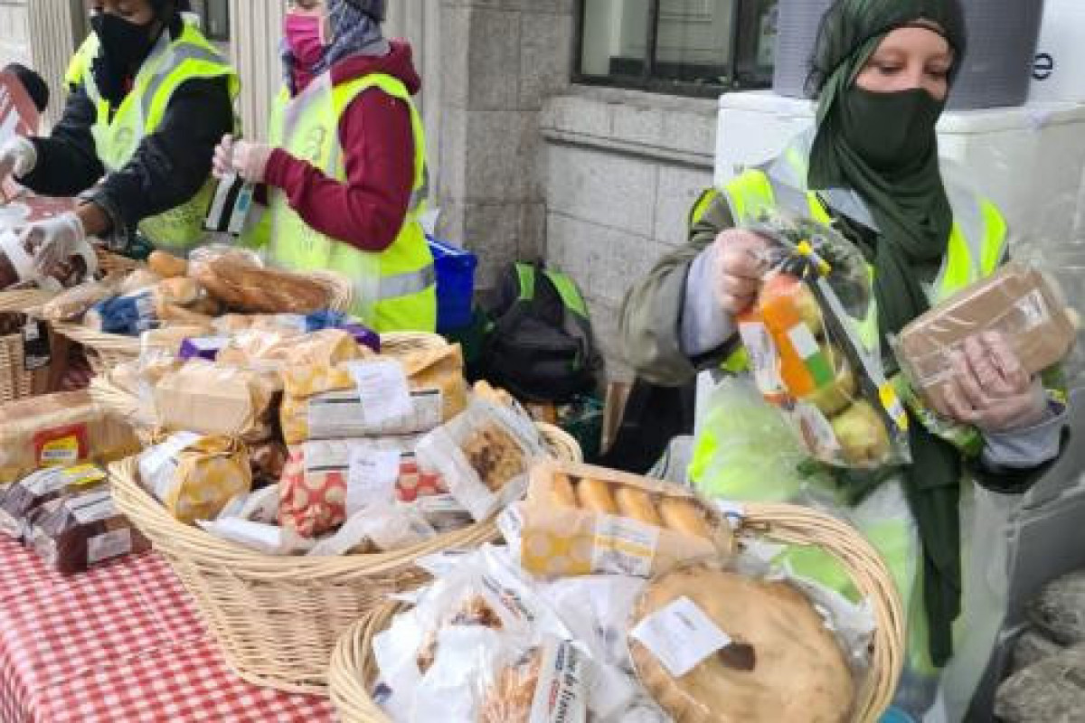 Мусульманки накормили нуждающихся в Ирландии
-ФОТО 